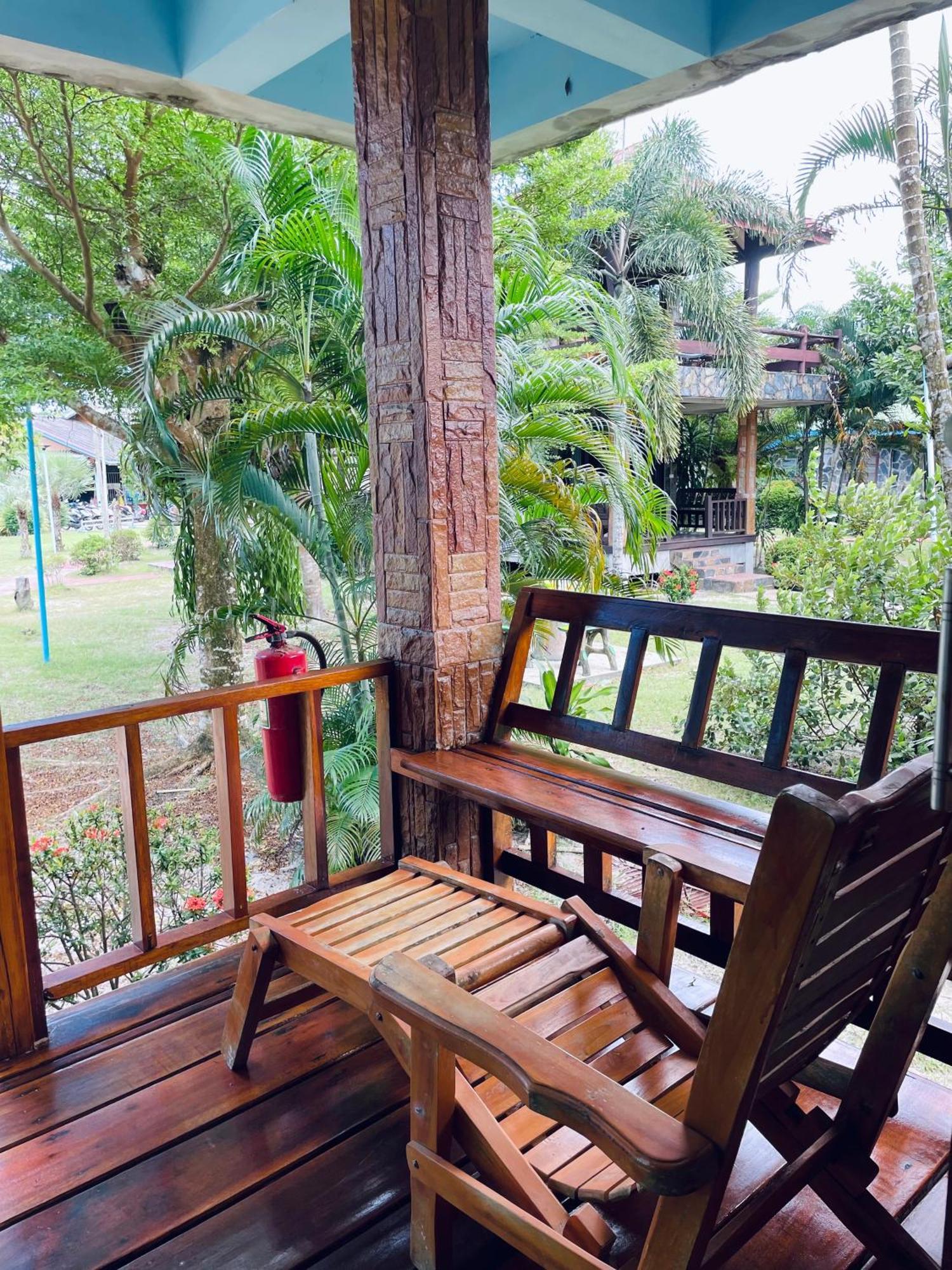 Markhouse Bungalow Ko Kut Esterno foto